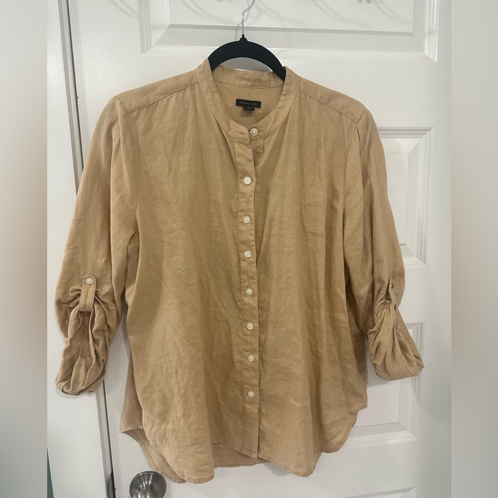 Ann Taylor 100% linen button up blouse, M